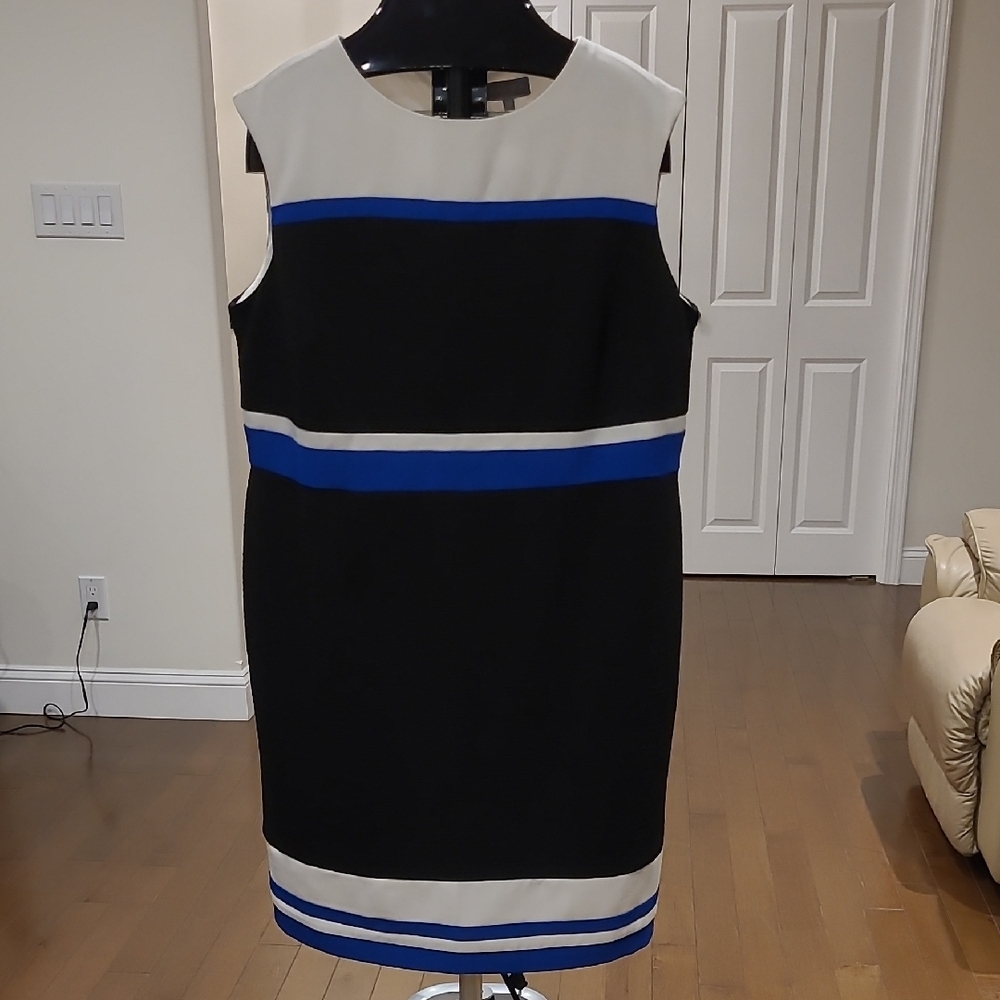 Laura White Black and Blue Colorblock Midi Dress. 18